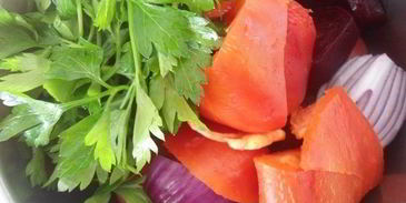 свекольный гаспачо с петрушкой