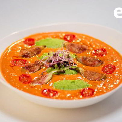 Гладкий суп с томатами черри и мятным горошком