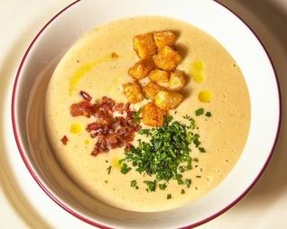 Гороховый крем суп с беконом