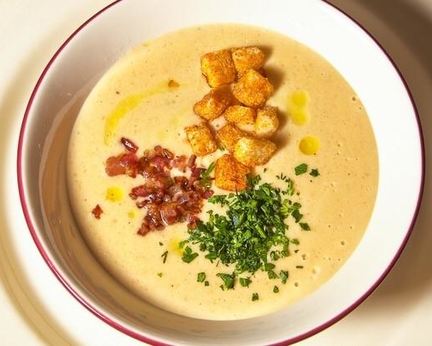 Гороховый крем суп с беконом