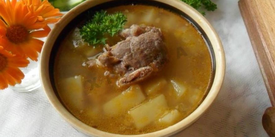 Рецепт горохового супа на говяжьей косточке