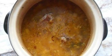 гороховый суп на говяжьей косточке