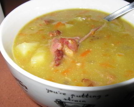 Гороховый суп с копченой грудинкой
