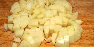 гороховый суп с копченостями и гренками