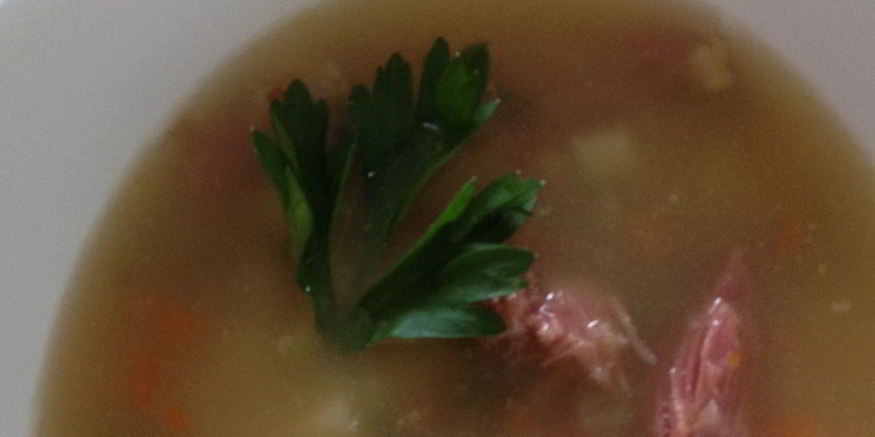 Рецепт горохового супа с копчеными ребрышками и сельдереем