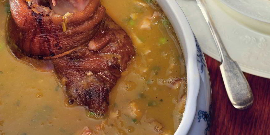 Рецепт горохового супа с мятой и свиной рулькой