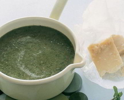 Гороховый суп с салатом-латуком