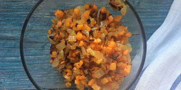 наваристый гороховый суп с уткой в хлебном горшочке