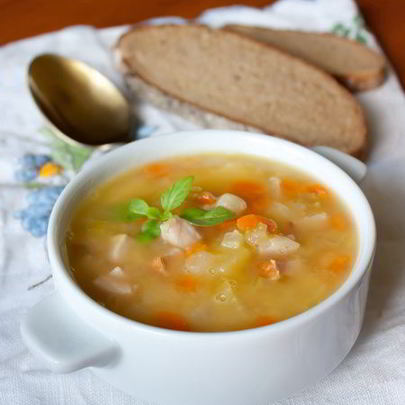 Простой гороховый суп с ветчиной