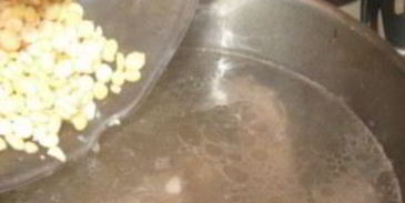 суп гороховый со свининой