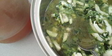 холодник на квасе со шпинатом