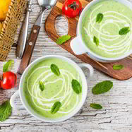 Рецепт Холодного йогуртового супа с горошком и мятой