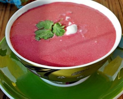 Холодный кокосовый суп со свеклой