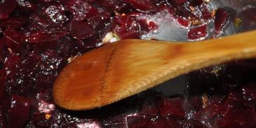 холодный кокосовый суп со свеклой