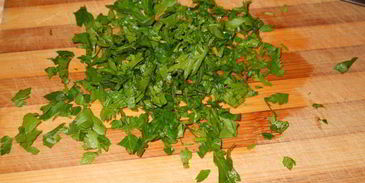 холодный огуречный суп с фасолью и ветчиной