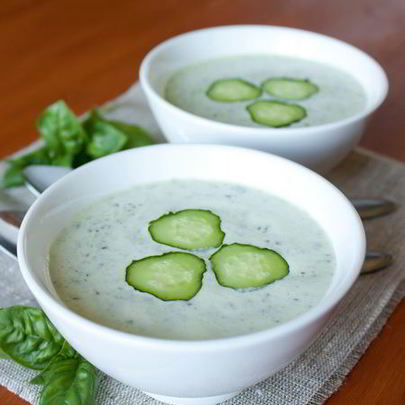 Холодный огуречный суп с зеленью