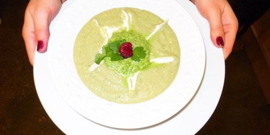 Рецепт холодного супа из авокадо с приправой из кинзы