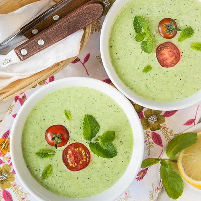 Холодный суп из огурца и цуккини