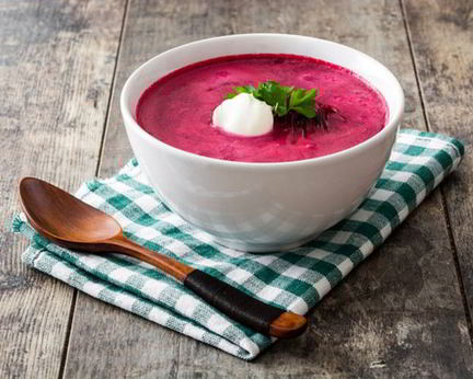 Холодный суп из свежей свеклы