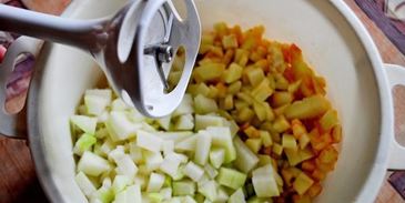 холодный суп-пюре из кольраби с яблоками