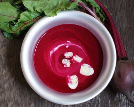 Холодный свекольный крем-суп с горгонзолой