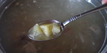 куриный суп с клецками и курицей