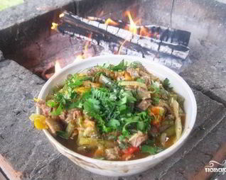 Лагман на костре в казане