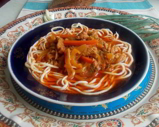 Лагман с тянутой лапшой