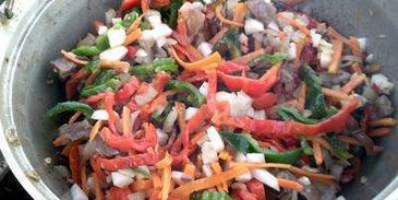 лагман в казане на костре