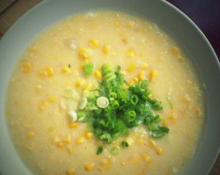 Молочный кукурузный суп с картофелем