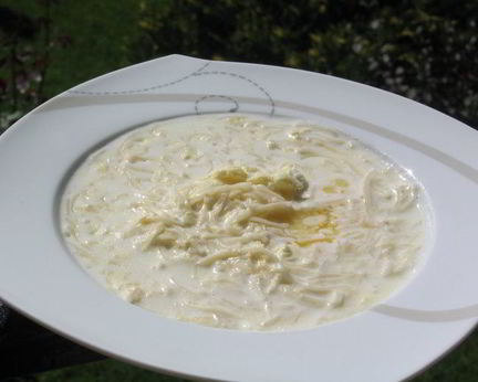 Молочный суп-лапша