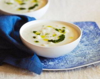 Молочный суп с клецками и цветной капустой