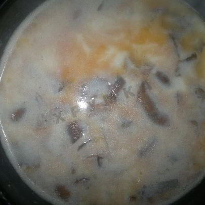 Молочный суп с рыжиками