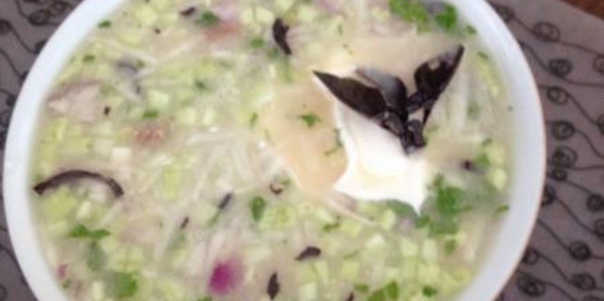 Рецепт окрошки на белом квасе с редькой и горчицей