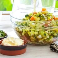 Рецепт Окрошки на квасе с малосольной семгой