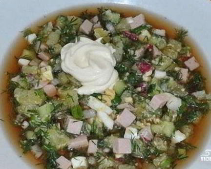 Окрошка с колбасой на квасе