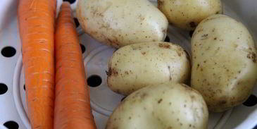 окрошка с морковной ботвой и белым квасом