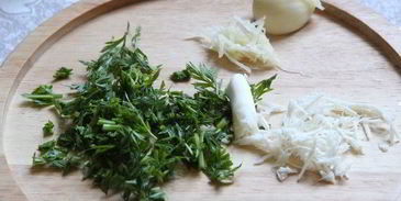 окрошка с морковной ботвой и белым квасом