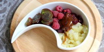 окрошка с ревенем и сибирскими ягодами