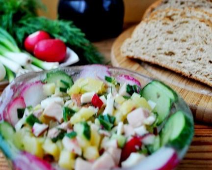 Окрошка сборная мясная в ледяной чаше