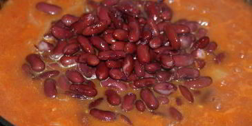 острый томатный суп с фасолью