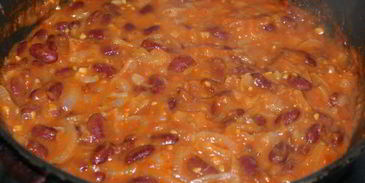 острый томатный суп с фасолью