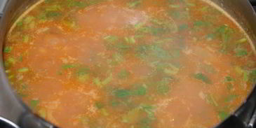 острый томатный суп с фасолью