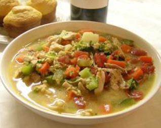 Курино-овощной суп с арахисовой пастой