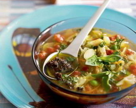 Минестроне с тапенадой из маслин