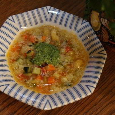 Овощной итальянский суп с песто