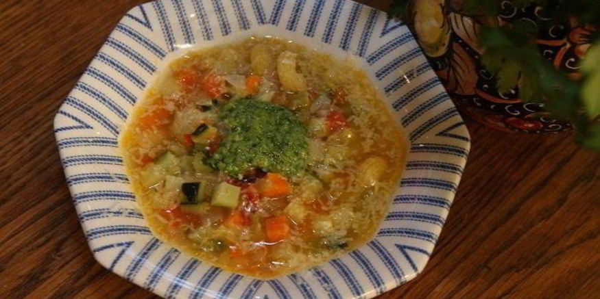 Рецепт овощного итальянского супа с песто