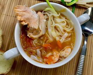 Рыбный суп-лапша с овощами