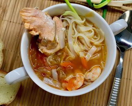 Рыбный суп-лапша с овощами