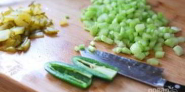 перловый суп с солеными огурцами